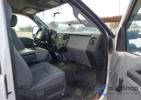 2015 Ford F-250 Xl z USA, uszkodzony, nr VIN 1FT7X2B64FED04743